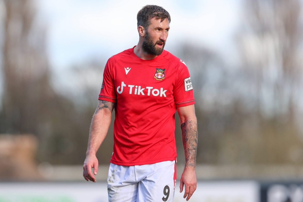 Oddstips League Two: Toppkamp og TV-duell i Kent 2 Ollie Palmer sikret Wrexham tre poeng i duellen mot Notts County - denne gang i League Two