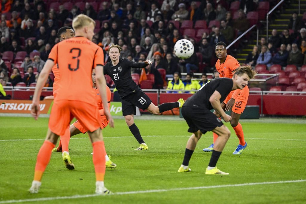 Spillerbørs: Nederland vs Norge 2-1 1 Nederland vs Norge