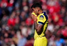 En nedbrutt Tottenham-kaptein Cristian Romero måtte ut med skade i 0-1-tapet for Sunderland. Foto: Owen Humphreys / PA / AP / NTB