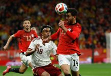 Fifa åpner sak mot Spania etter antimuslimske tilrop Lamine Yamal (midten) reagerte på antimuslimske tilrop fra tribunen mot Egypt. Foto: Joan Monfort / AP / NTB