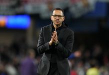 Liam Rosenior fyrte løs mot egne spillere. Foto: Kirsty Wigglesworth / AP / NTB