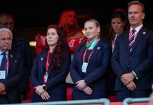 Fotballpresident Lise Klaveness på tribunen før Norges kamp mot Israel på Ullevaal. Foto: Fredrik Varfjell / NTB