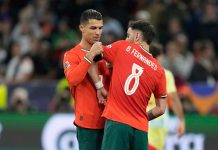 Bruno Fernandes håper han kan gi Cristiano Ronaldo VM-trofeet i sommer. Foto: Martin Meissner / AP / NTB