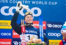 Einar Hedegart etter seieren på 50-kilometeren i verdenscupen i Holmenkollen i mars. Foto: Terje Pedersen / NTB