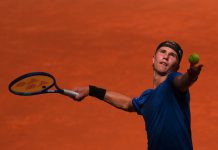 Nicolai Budkov Kjær i aksjon i Madrid Open. Foto: Manu Fernandez / AP / NTB