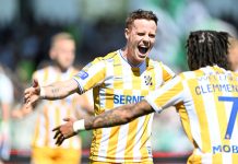 Heftig Heintz-show i Allsvenskan – scoret fire mål i viktig seier Tobias Heintz jubler etter å ha satt inn 2-0-målet mot Västerås. Foto: Pontus Lundahl / TT / NTB