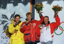 Tidligere OL-medaljør blir svensk landslagssjef i langrenn Niklas Jonsson (t.v.) fra da han tok OL-sølv på femmila i 1998. Han ble kun slått av Bjørn Dæhlie. Foto: Per Løchen / NTB