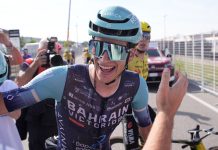 Segaert vant Giro-etappe etter solobrudd: – Perfekt dag Alec Segaert jubler etter at han vant torsdagens etappe i Giro d'Italia. Foto: Marco Alpozzi