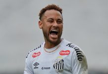 Neymar fikk plass i Brasils VM-tropp selv om han ikke har vært i aksjon på landslaget de siste årene. Foto: Andre Penner / AP / NTB