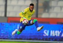 Neymar i aksjon for Brasil høsten 2023. Over 900 dager er gått siden han sist spilte en landskamp. Foto: Martin Mejia / AP / NTB