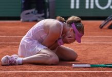Tenniskomet tok Roland-Garros-tittelen – slo sensasjonen fra Polen Mirra Andreeva var glad på ekte etter lørdagens finaleseier Foto: Thibault Camus / AP / NTB.