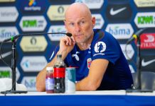 Landslagssjef Ståle Solbakken snakker mot reklame under VM-kamper. Foto: Fredrik Varfjell / NTB