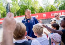 Haalands ungdomsskole gir elevene VM-fri Elevene på Erling Braut Haalands ungdomsskole får fri onsdag etter å ha fulgt sin store fotballhelt i VM. Foto: Fredrik Varfjell / NTB