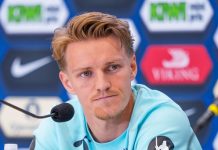 Ødegaard-stikk til pressen: – Vet ikke hva dere er bekymret for Norges Martin Ødegaard under en pressekonferanse. Foto: Fredrik Varfjell / NTB