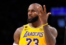 LeBron James blir av mange regnet som tidenes beste basketballspiller i kamp med Michael Jordan. Foto: Mark J. Terrill / AP / NTB