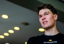 Uno-X-smell: Wærenskjold veltet før spurtetappene Søren Wærenskjold falt under etappe 10 i Tour de France. Foto: Fredrik Varfjell / NTB