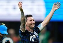 Spania stiller uendret i VM-finalen – tre endringer for Argentina Lionel Messi jager en ny VM-tittel i finalen mot Spania søndag. Det er tre endringer i Argentinas lag