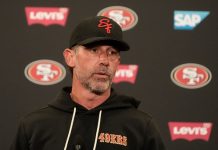 Profilert NFL-trener skadet i bilulykke Kyle Shanahan skadet seg i en bilulykke tidligere i juli. Foto: Jeff Chiu
