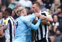 England-forsvarer før Haaland-duellen: – Mer enn klar nok Erling Haaland i heftig diskusjon med Dan Burn under en Premier League-kamp i 2023. Foto: Dave Thompson / AP / NTB