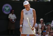 Stjernefall i Wimbledon – Williams-søstrene trakk seg Iga Swiatek er ute av årets Wimbledon-turnering. Foto: Maja Smiejkowska / AP / NTB.