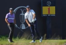 Solid åpning av Reitan og Hovland i British Open – et lite stykke opp til toppen Viktor Hovland er i gang med British Open. Her avbildet med Justin Rose. Foto: Jon Super / AP / NTB