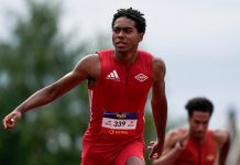 Johnsen (19) med norsk rekord på 110 meter hekk Anthony Ommundsen Johnsen løper raskere og raskere på korthekken. Foto: Beate Oma Dahle / NTB