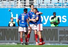 Sæter-dobbel da Vålerenga avanserte i cupen – Sandefjord med fantomseier Vålerenga jubler under NM-kampen i fotball mellom Christiania og Vålerenga på Intility Arena. Målscorer Ole Sæter i midten. Foto: Amanda Pedersen Giske / NTB