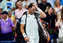 Casper Ruud er ute av doubleturneringen i Montréal. Bildet er fra fredag etter at han røk ut av singleturneringen. Foto: Christopher Katsarov / The Canadian Press / AP / NTB