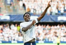 AGF med fire nordmenn fra start vant i mesterligakvalifisering James Bogere feirer scoring for AGF i mesterligakvalifiseringen mot Sabah. Foto: Bo Amstrup