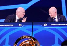 Infantino gir seg ikke – kom ut fra krisemøte med beklagelse og trussel Fifa-president Gianni Infantino og generalsekretær Mattias Grafström erklærte gjensidig tillit etter et krisemøte i Marokko onsdag. Foto: Fernando Calistro