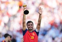 Til Barcelona med store forventninger – tittelgrossisten Rodri vil gjøre det igjen Rodri ledet Spania til VM-gull som kaptein. Foto: Abbie Parr / AP / NTB