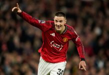 United-stjerne ute – meldte forfall til landslaget Benjamin Sesko er skadet. Foto: Dave Thompson / AP / NTB