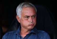 Mourinho spøkte om City-saken: – Heldig om jeg er her når dommen faller Jose Mourinho var trener for flere engelske klubber mens Manchester City skal ha brutt økonomireglene. Foto: Manu Fernandez / AP / NTB