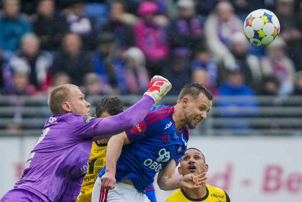 Lillestrøm vs Vålerenga: Brennhett derby på Romerike 1 Lillestrøm vs Vålerenga: Brennhett derby på Romerike s4 Pontus Dahlberg Lillestrom og Ivan Nasberg Valerenga