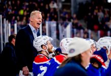 Klubber ville ha snuoperasjon i omstridt spørsmål – hockeyforbundet står på sitt Vålerengas trener Roy Johansen likte dårlig at EHL ble redusert til 40 runder. Foto: Stian Lysberg Solum / NTB