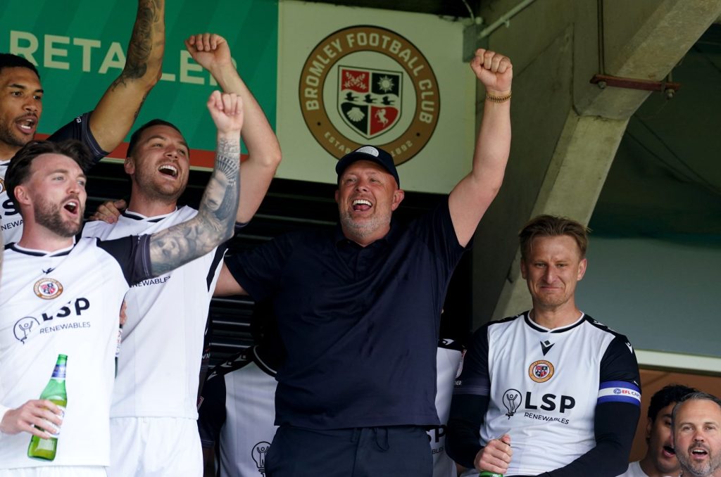To managere ut i EFL: En villbass og en helt for historiene 1 EFL. League One.
Andy Woodman har fått sparken hos Bromley