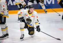 Stavanger-spiller Kristian Østby måtte ut på båre etter å ha blitt taklet inn i vantet under bortekampen mot Narvik. Her fra en tidligere kamp. Foto: Christoffer Andersen / NTB