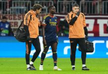 Ødegaard-assist og skade på stjerne da Arsenal reddet uavgjort: – Bisarr situasjon Bukayo Saka skadet seg i Arsenals kamp mot Bayern München. Foto: Martin Meissner / AP / NTB