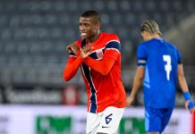 Moi med «free»-feiring da Norges EM-klare U21-landslag sendte Israel ut Tobias Moi jubler etter å ha utlignet for Norge i EM-kvalifiseringskampen for U21-lag mot Israel i Stavanger. Foto: Carina Johansen / NTB