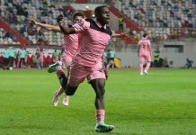 Noah Sadiki ble matchvinner på overtid da Sunderland vant i Portugal. Foto: Ana Brigida